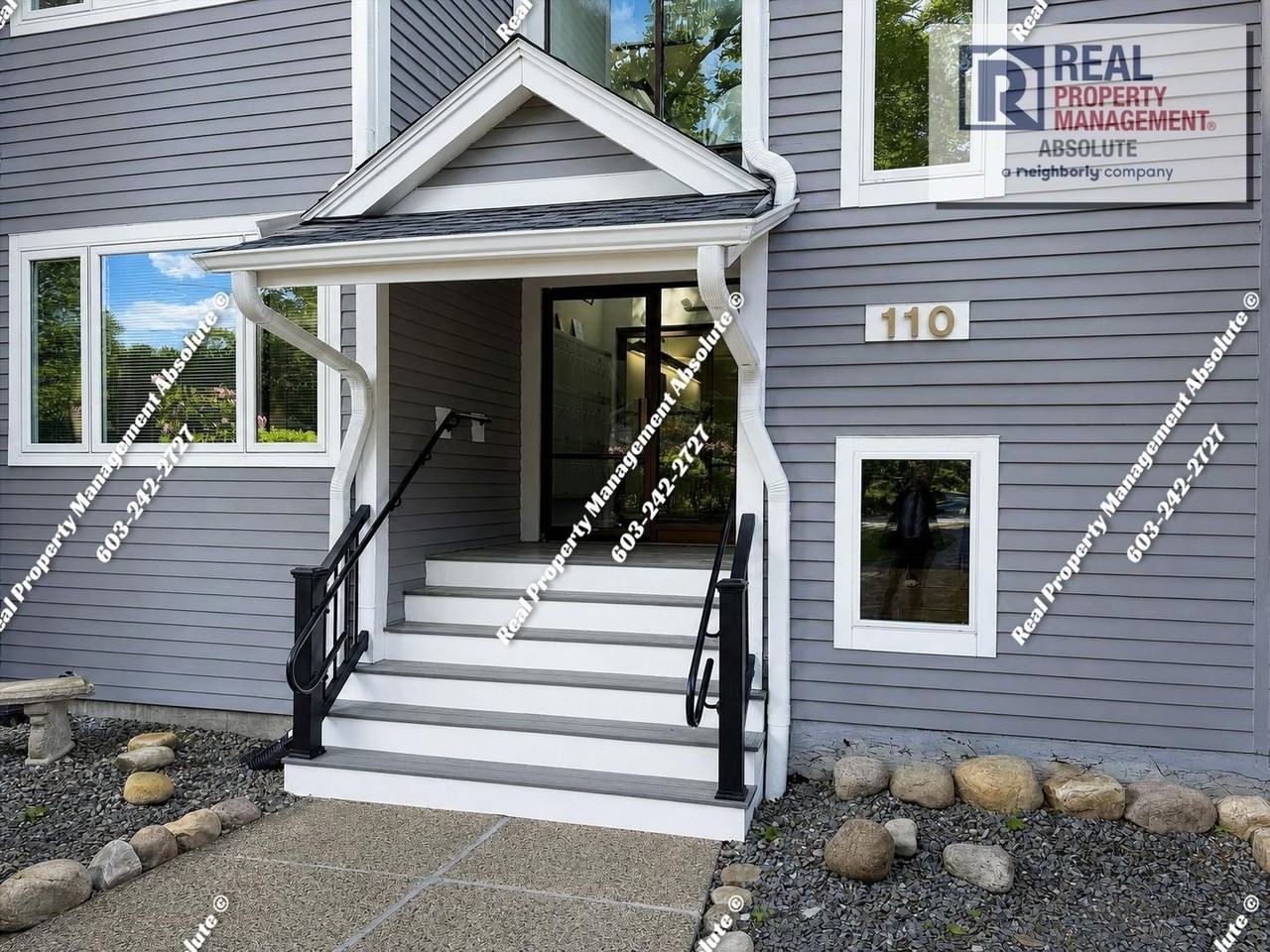 110 Coliseum Ave - Photo 3 of 24