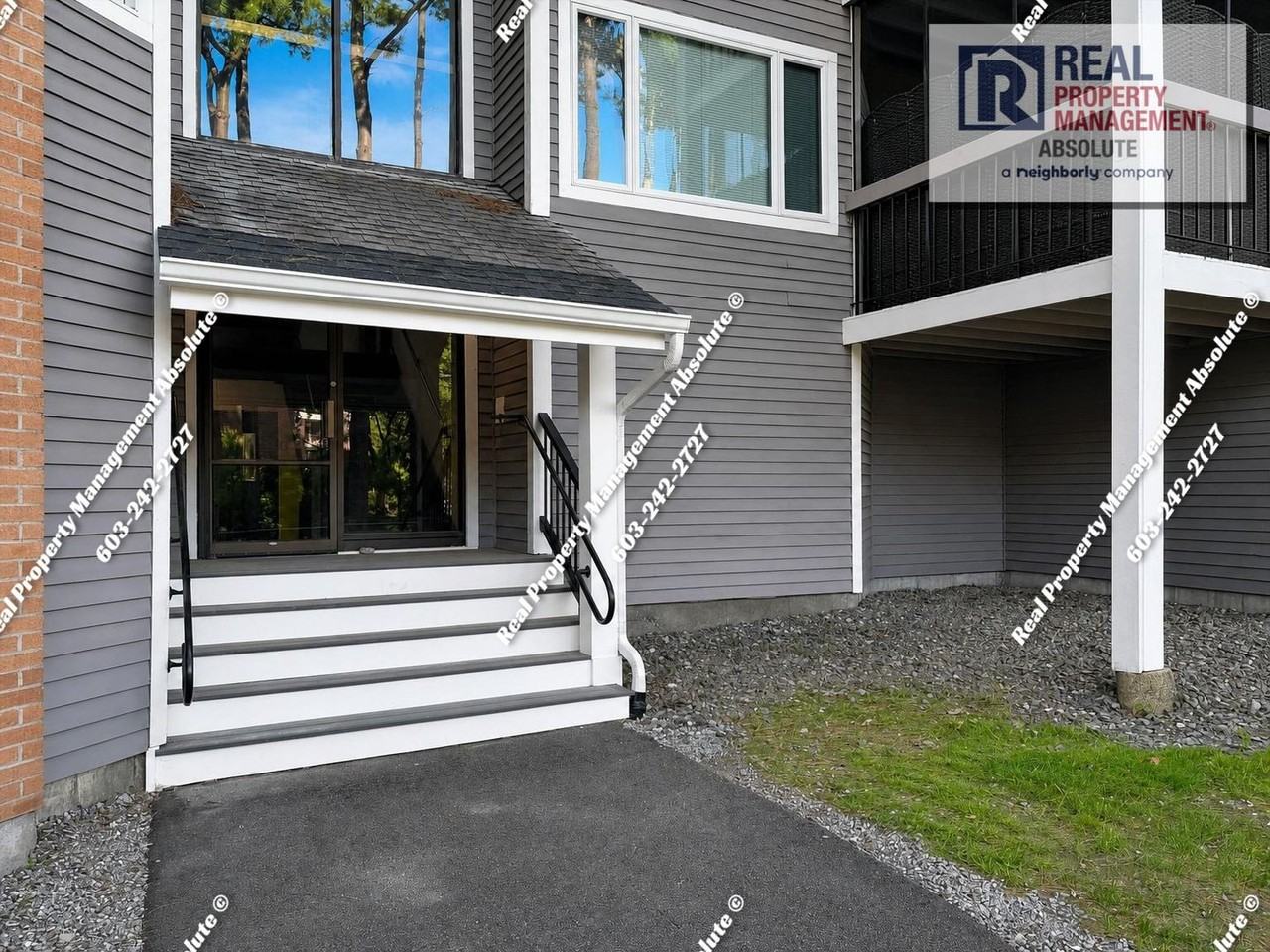 110 Coliseum Ave - Photo 4 of 24