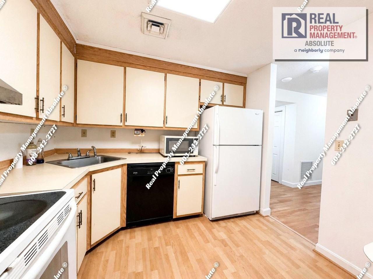 110 Coliseum Ave - Photo 7 of 24