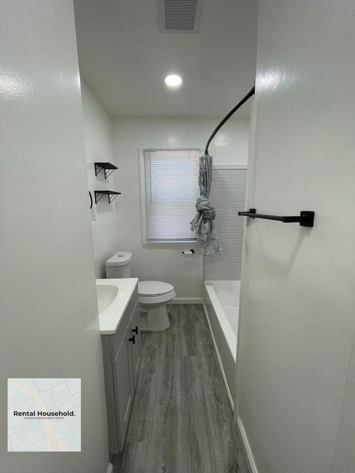 15663 15663 Carlisle St - LEASE-UP ONLY - Photo 3 of 14