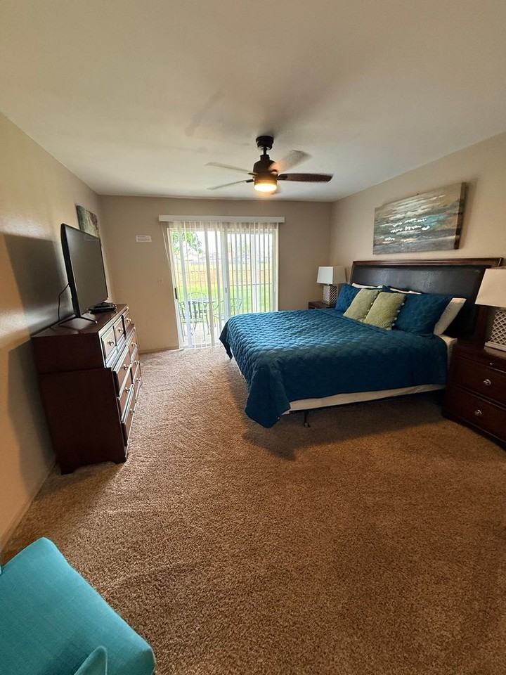 2490 Sweetwater Club Cir - Photo 3 of 18