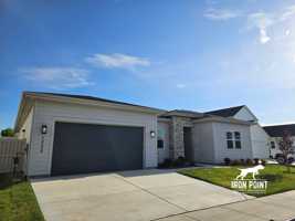 featured image of 1220 W Grassland St