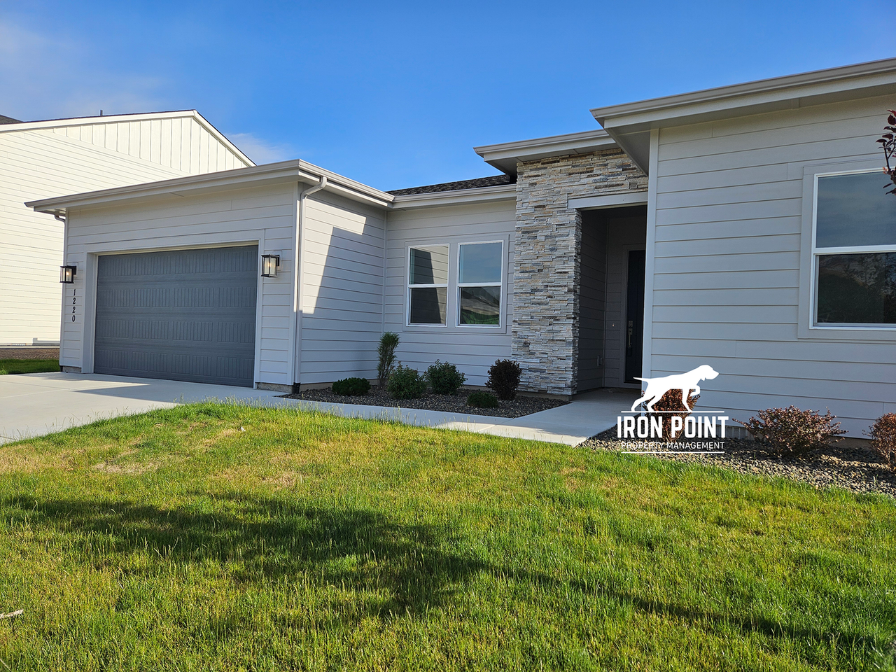 1220 W Grassland St - Photo 2 of 50