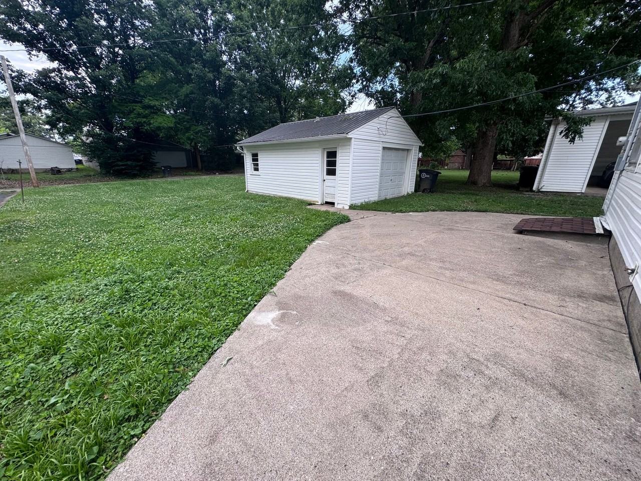 2123 Madison St - Photo 5 of 25