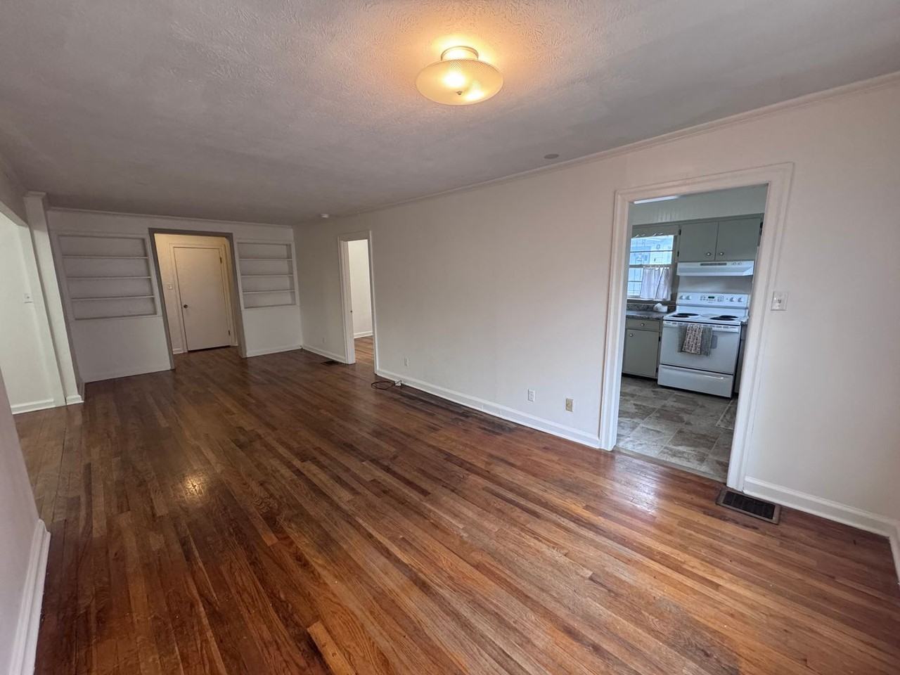 2123 Madison St - Photo 7 of 25