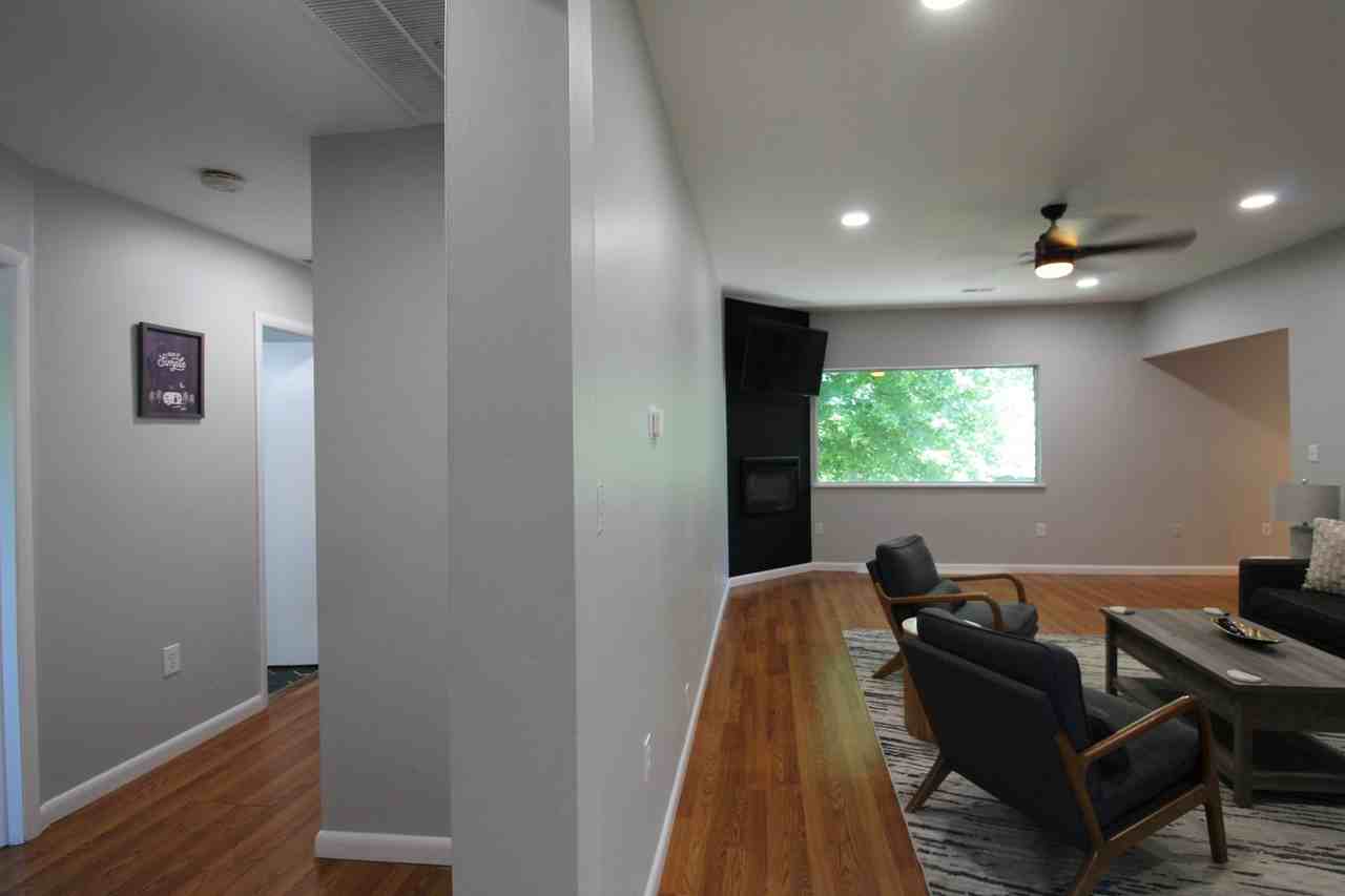 221 Alleghany Dr - Photo 4 of 42