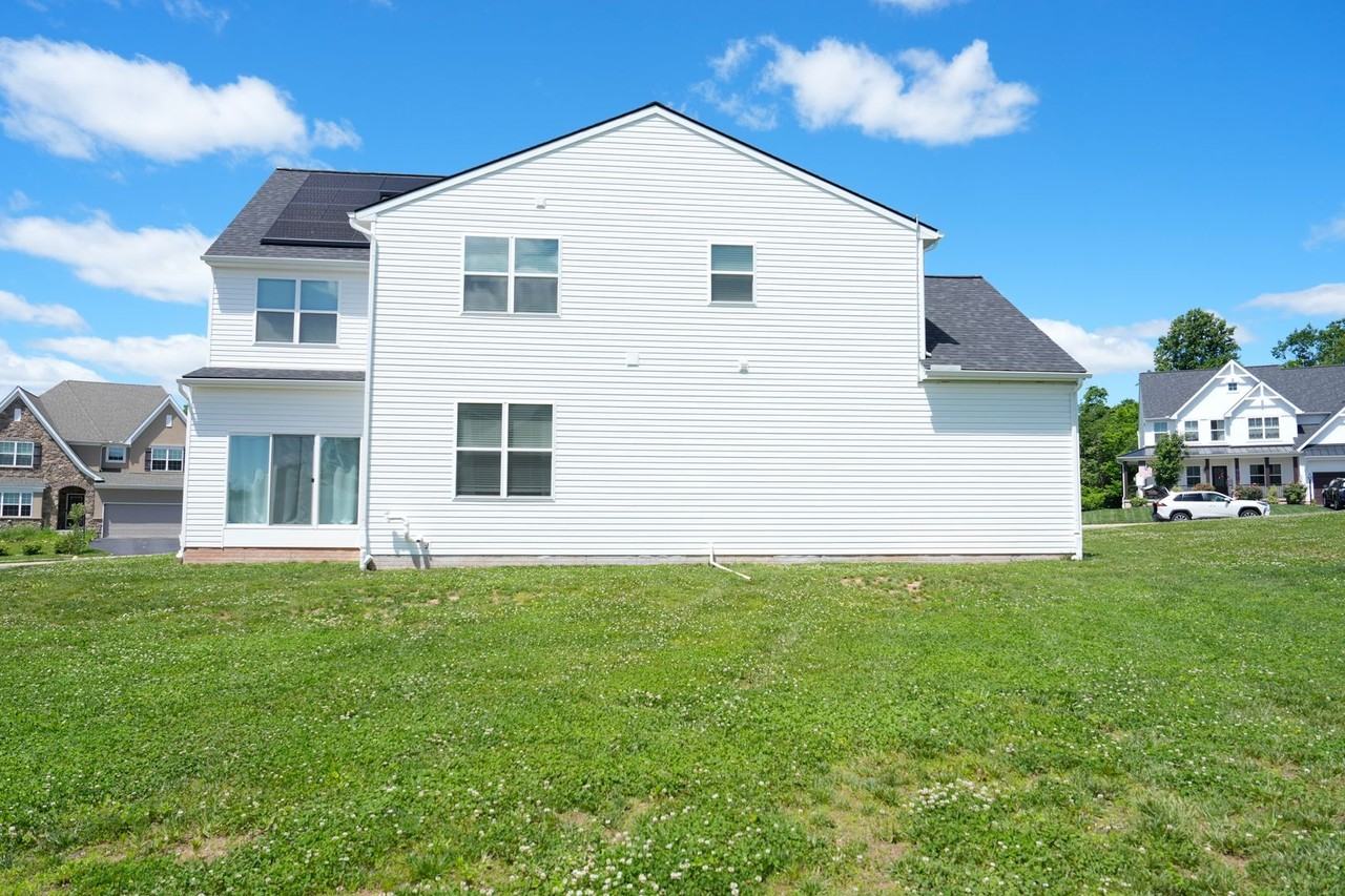 245 Hollyhock Dr - Photo 4 of 50
