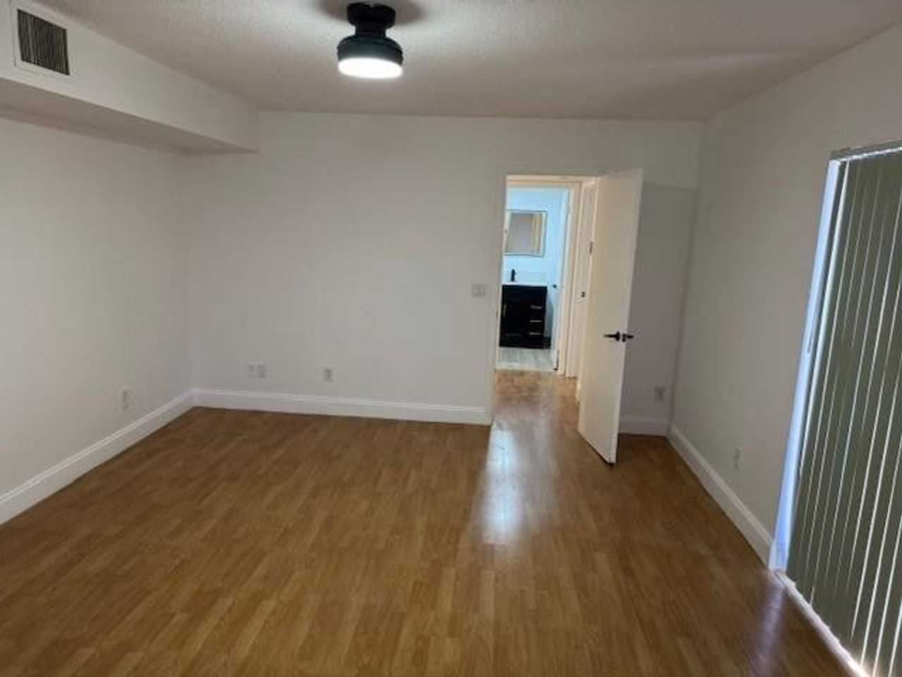 1210 Sw 118th Ter #1210 - Photo 5 of 23