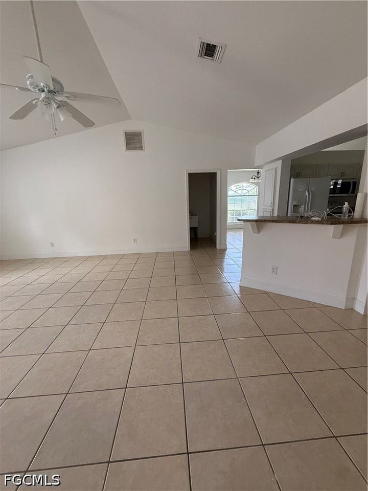 1125 Se 35th St - Photo 4 of 15