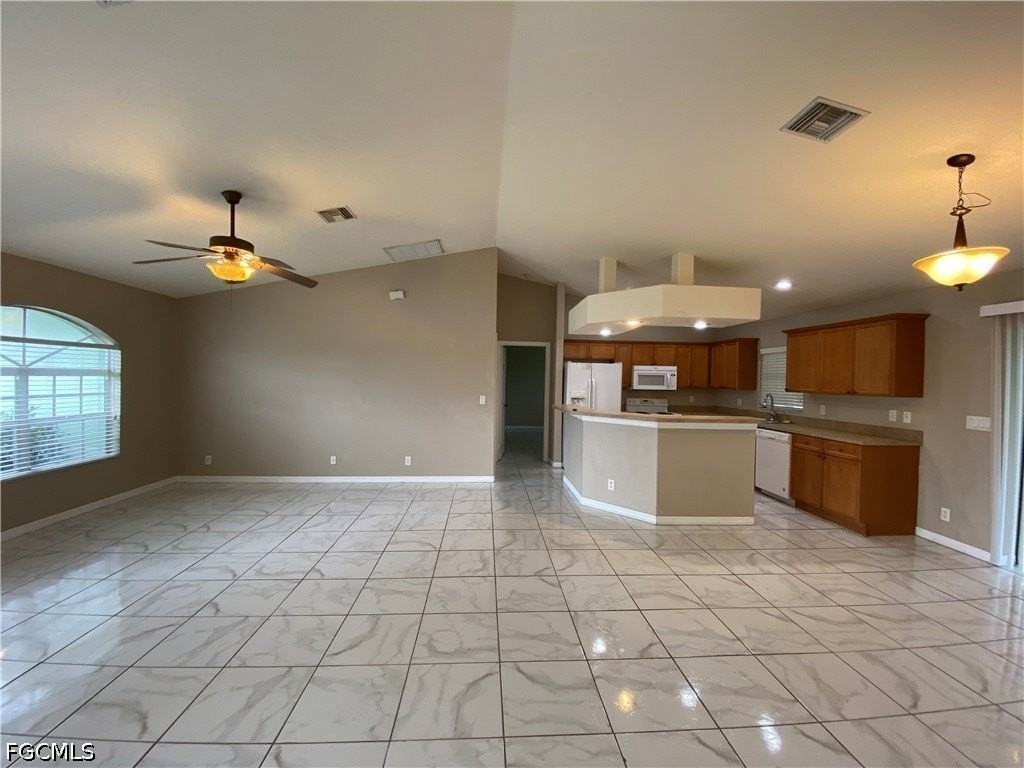 306 Ne 14th Ter - Photo 2 of 15