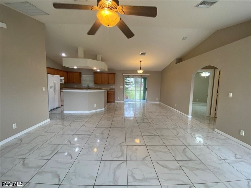 306 Ne 14th Ter - Photo 3 of 15
