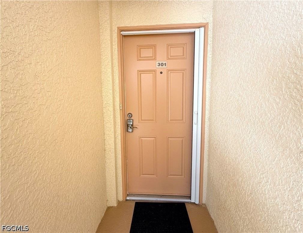 4013 Palm Tree Blvd #301 - Photo 4 of 34