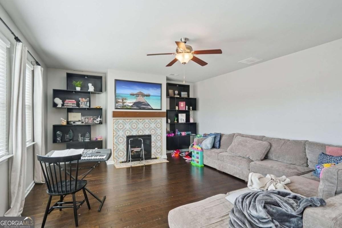 3605 Broadwick Ln - Photo 3 of 41