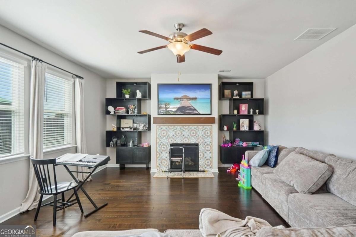 3605 Broadwick Ln - Photo 4 of 41