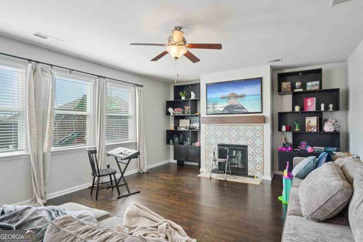 3605 Broadwick Ln - Photo 6 of 41