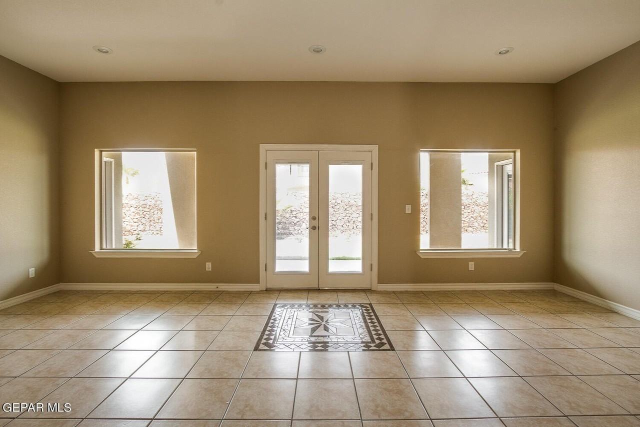 536 Via De Los Arboles - Photo 6 of 23