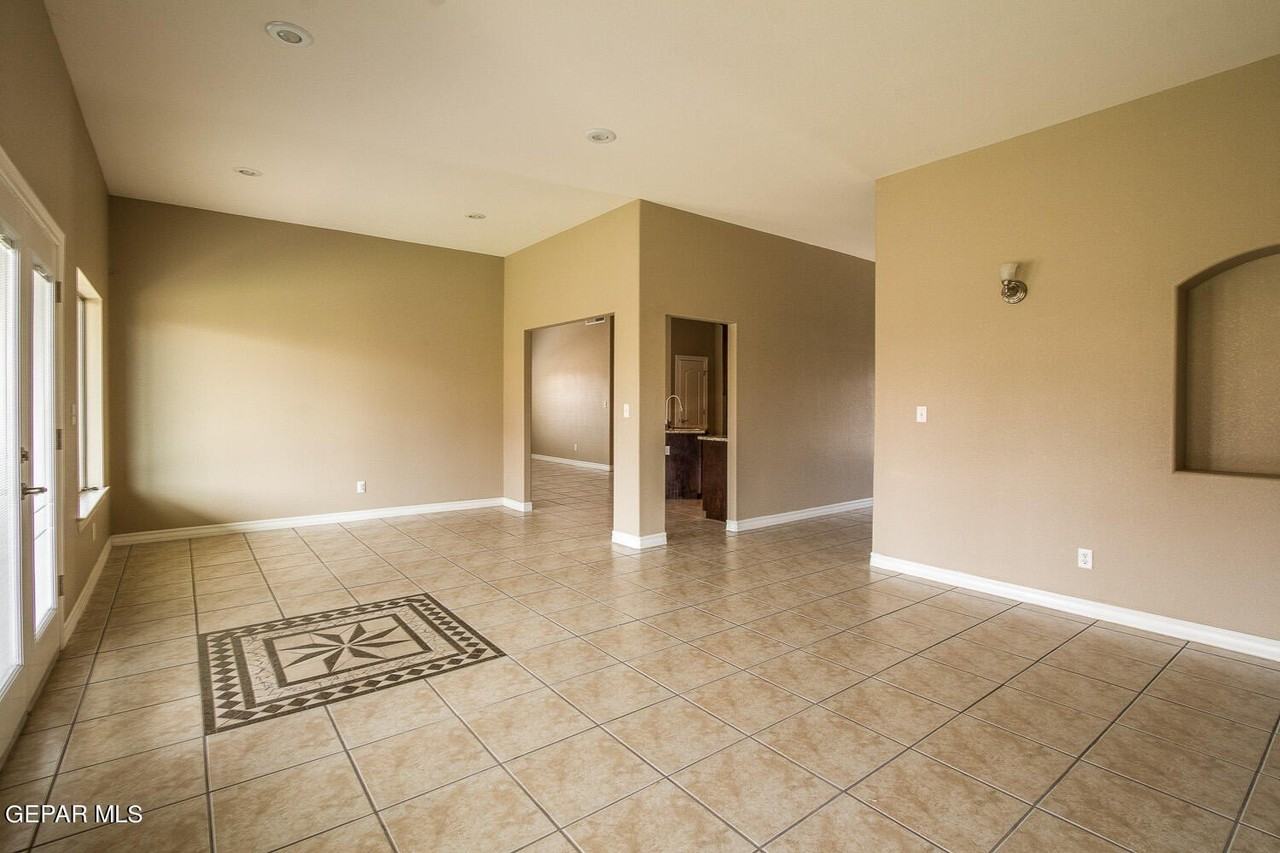 536 Via De Los Arboles - Photo 7 of 23
