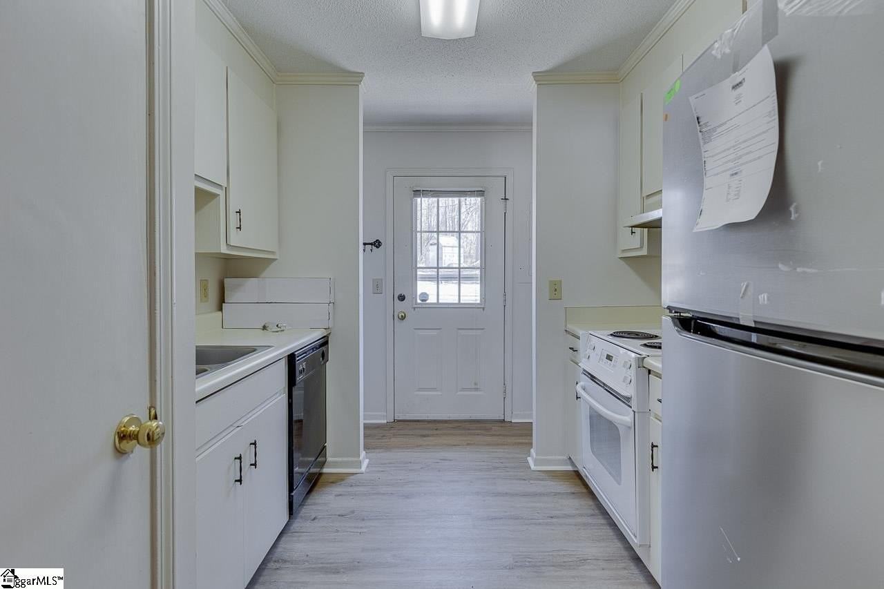 412 John St #B - Photo 5 of 16