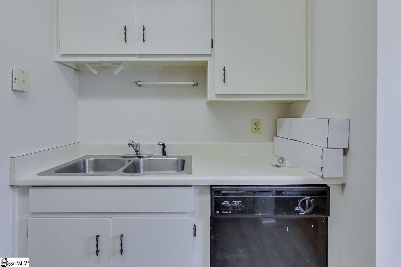 412 John St #B - Photo 7 of 16