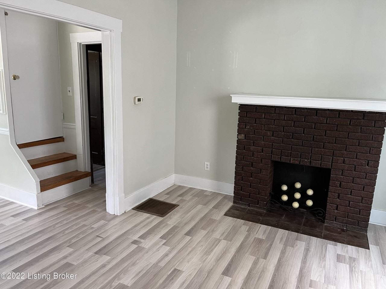 500 Montana Ave - Photo 3 of 20