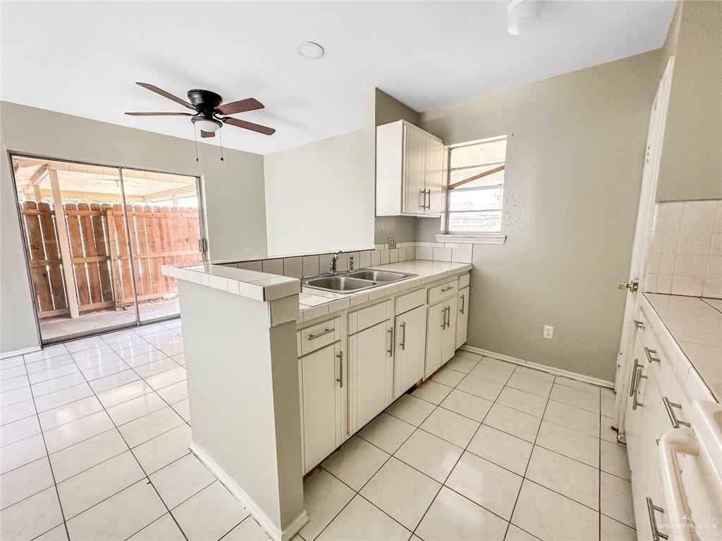 200 E Upas Ave - Photo 3 of 14