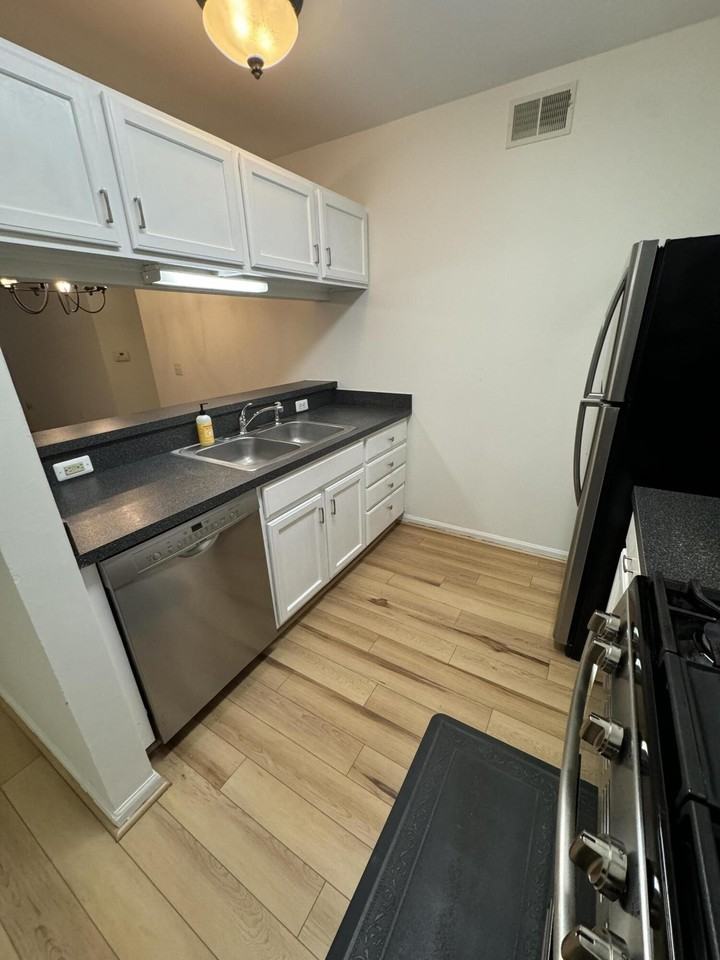 2688 S Knightsbridge Cir - Photo 3 of 29