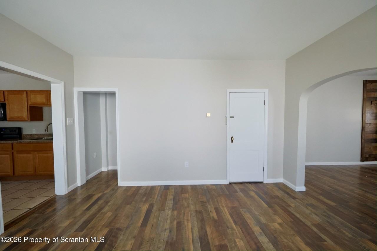 230 Swetland St - Photo 4 of 14