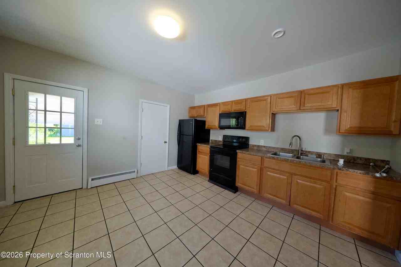 230 Swetland St - Photo 7 of 14