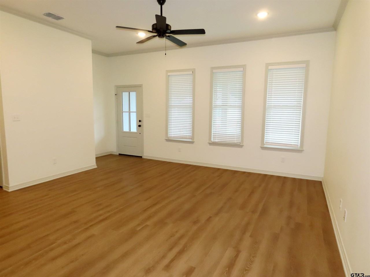 1692 Alamo Xing - Photo 3 of 22