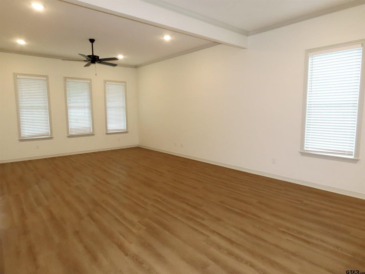 1692 Alamo Xing - Photo 4 of 22