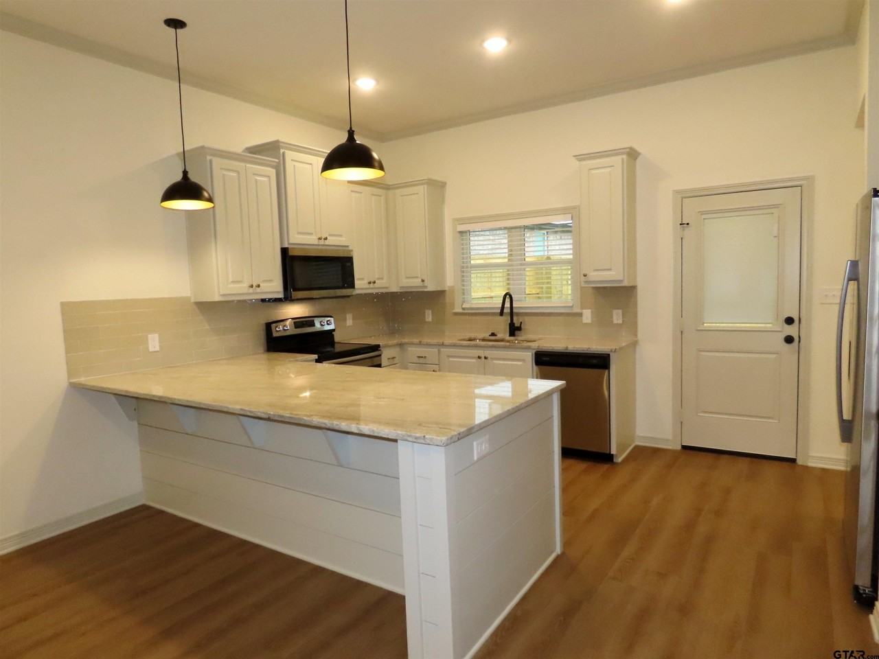 1692 Alamo Xing - Photo 6 of 22