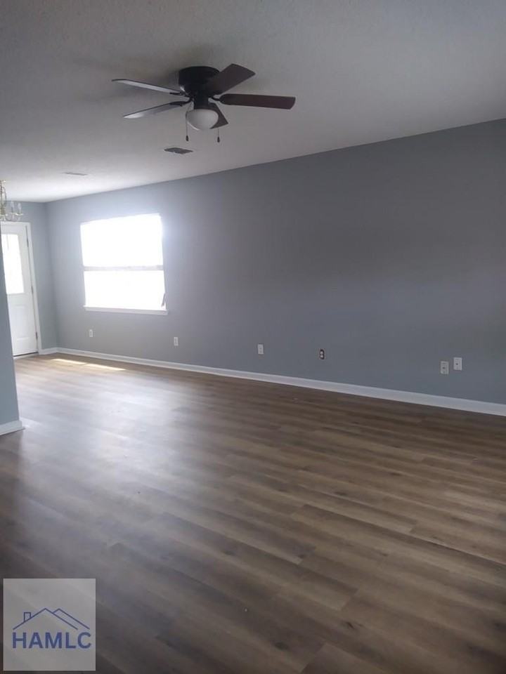 833 Ann Dr - Photo 4 of 11