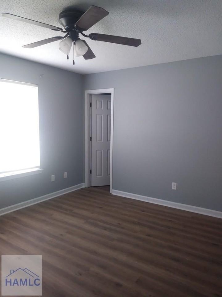 833 Ann Dr - Photo 7 of 11
