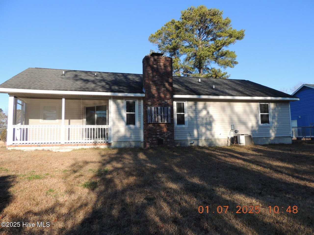 2439 Saddleridge Dr - Photo 2 of 14