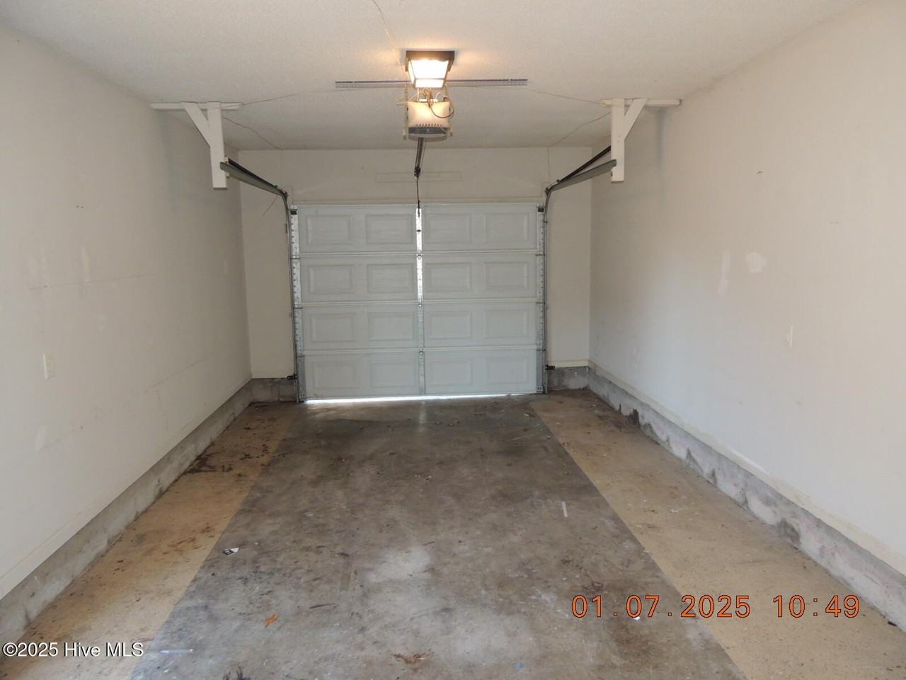 2439 Saddleridge Dr - Photo 3 of 14