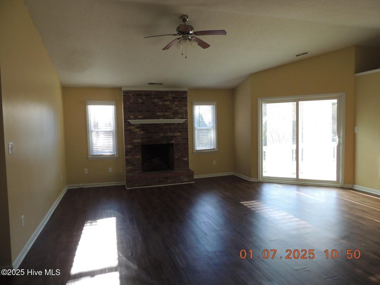 2439 Saddleridge Dr - Photo 7 of 14
