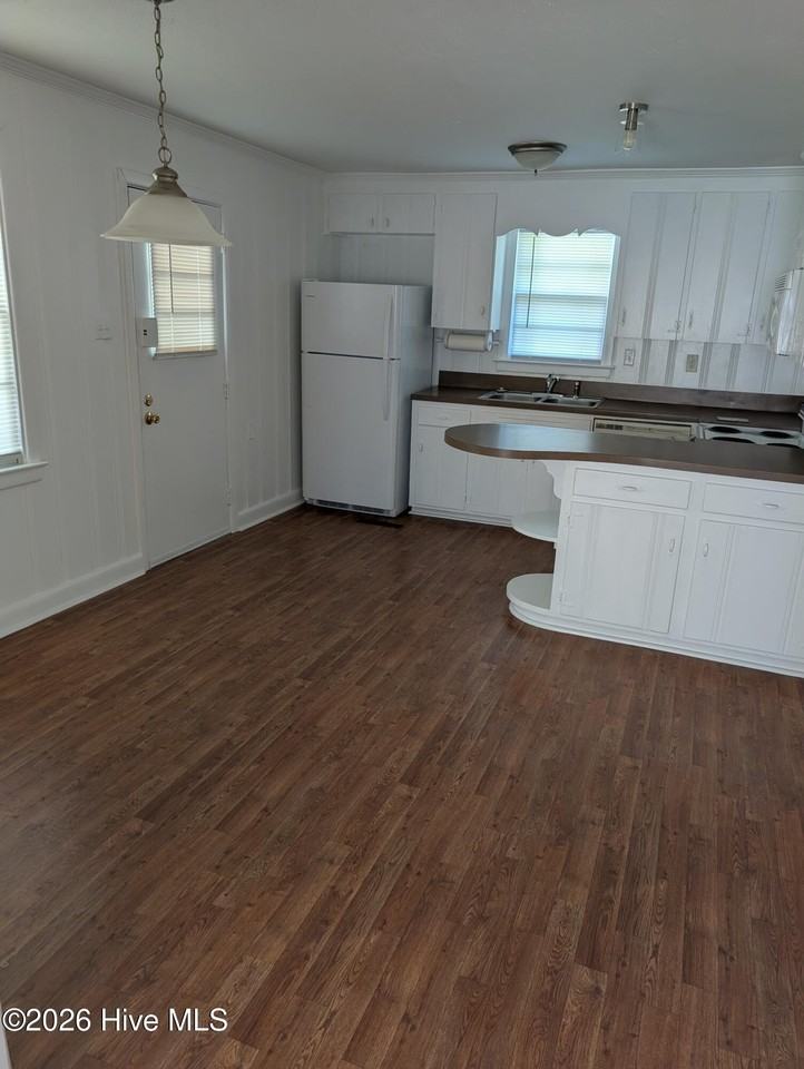 2109 N Berkeley Blvd - Photo 6 of 14