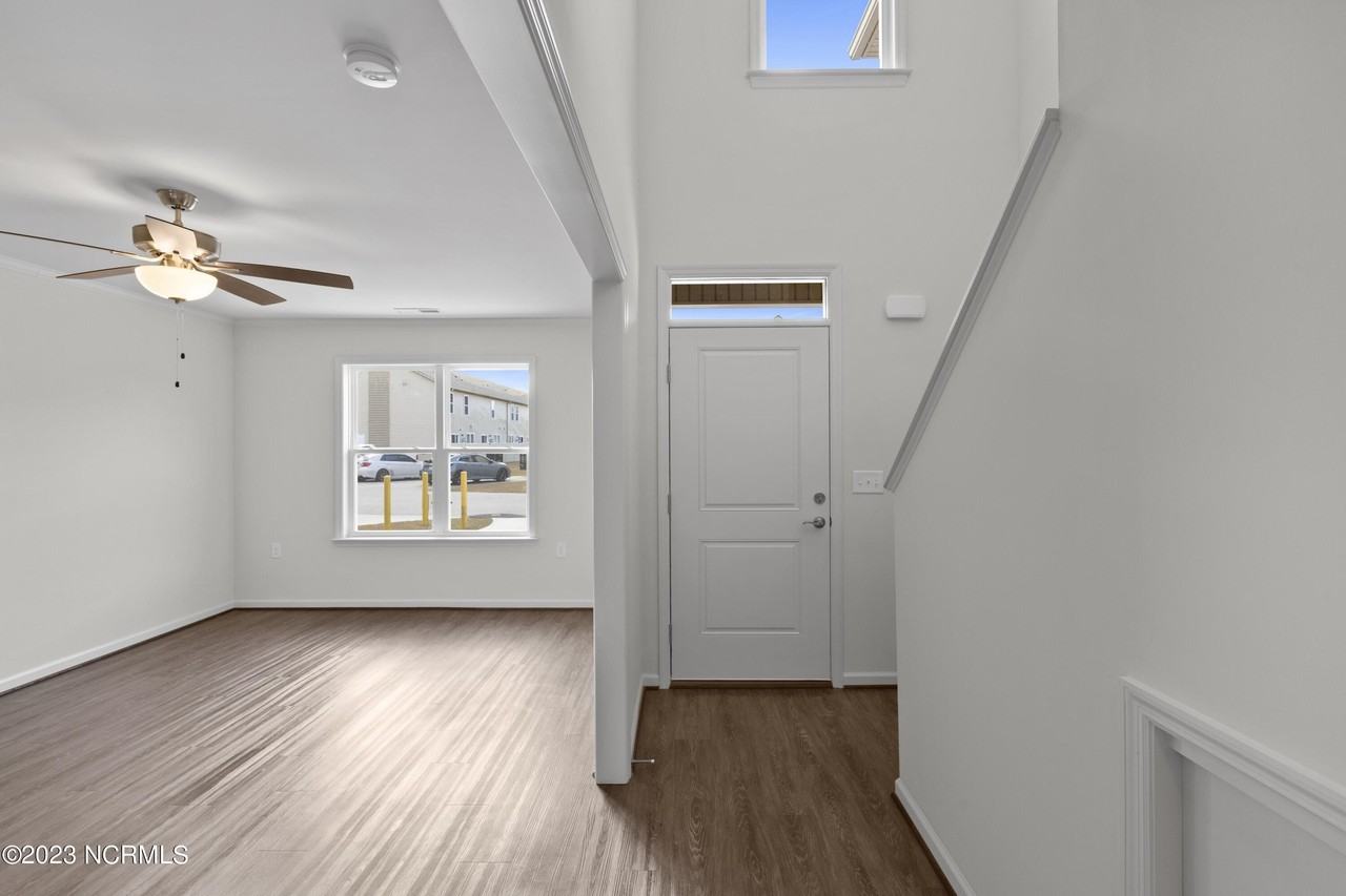 473 Sullivan Loop Rd - Photo 3 of 24