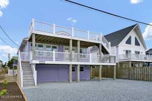 featured image of 1207 N Topsail Dr