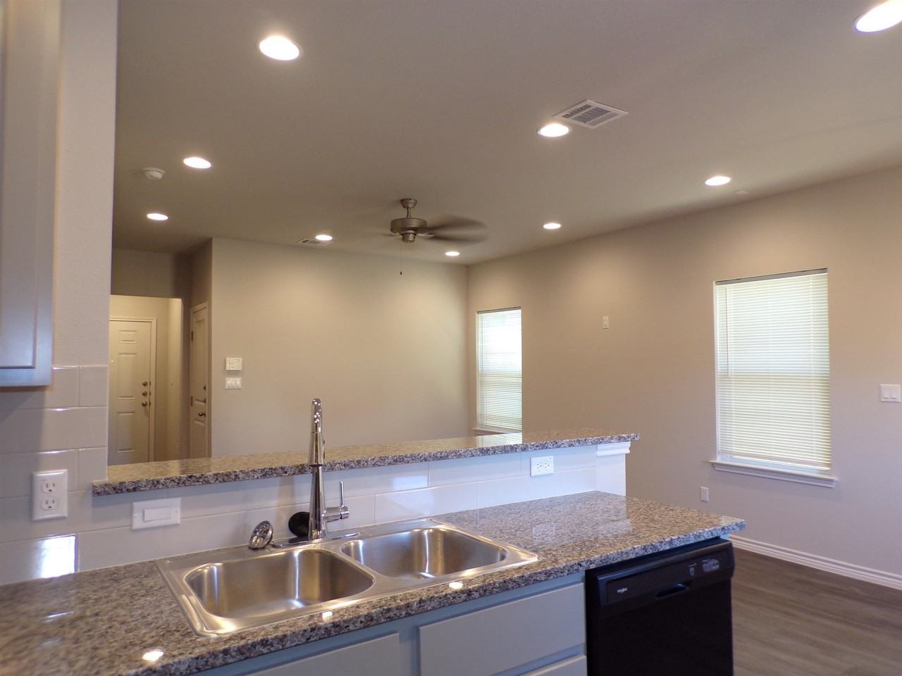 111 Peruna Dr - Photo 4 of 20