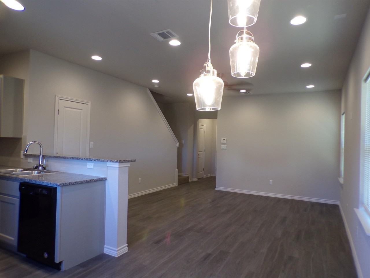 111 Peruna Dr - Photo 6 of 20
