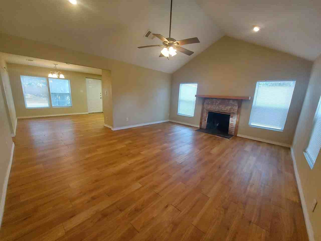 1010 Barrier Ln - Photo 2 of 9