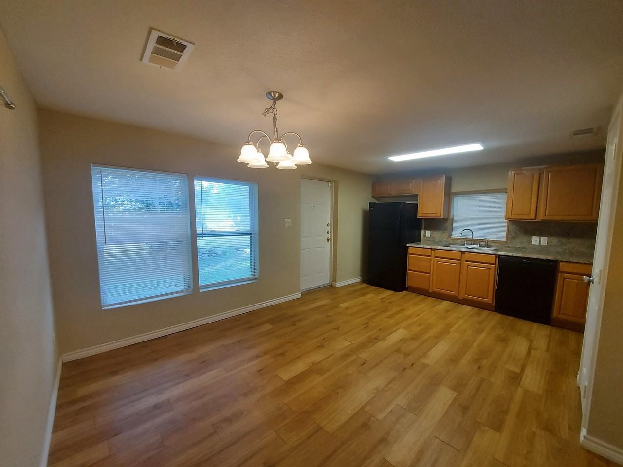 1010 Barrier Ln - Photo 4 of 9