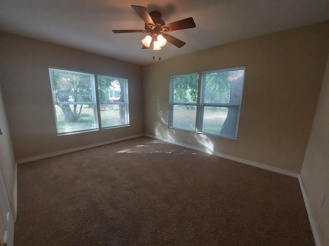 1010 Barrier Ln - Photo 6 of 9