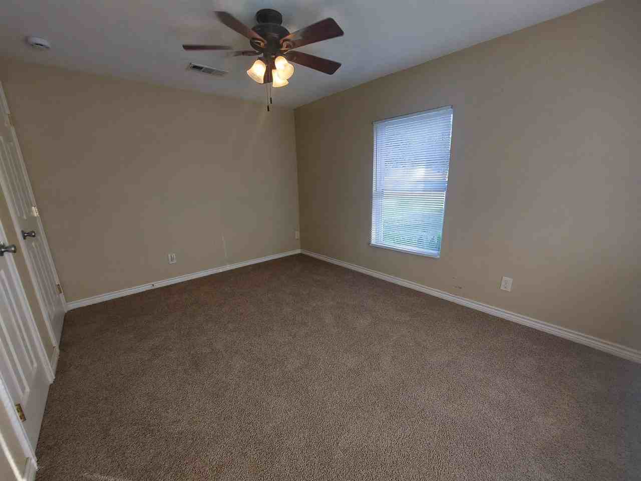 1010 Barrier Ln - Photo 7 of 9