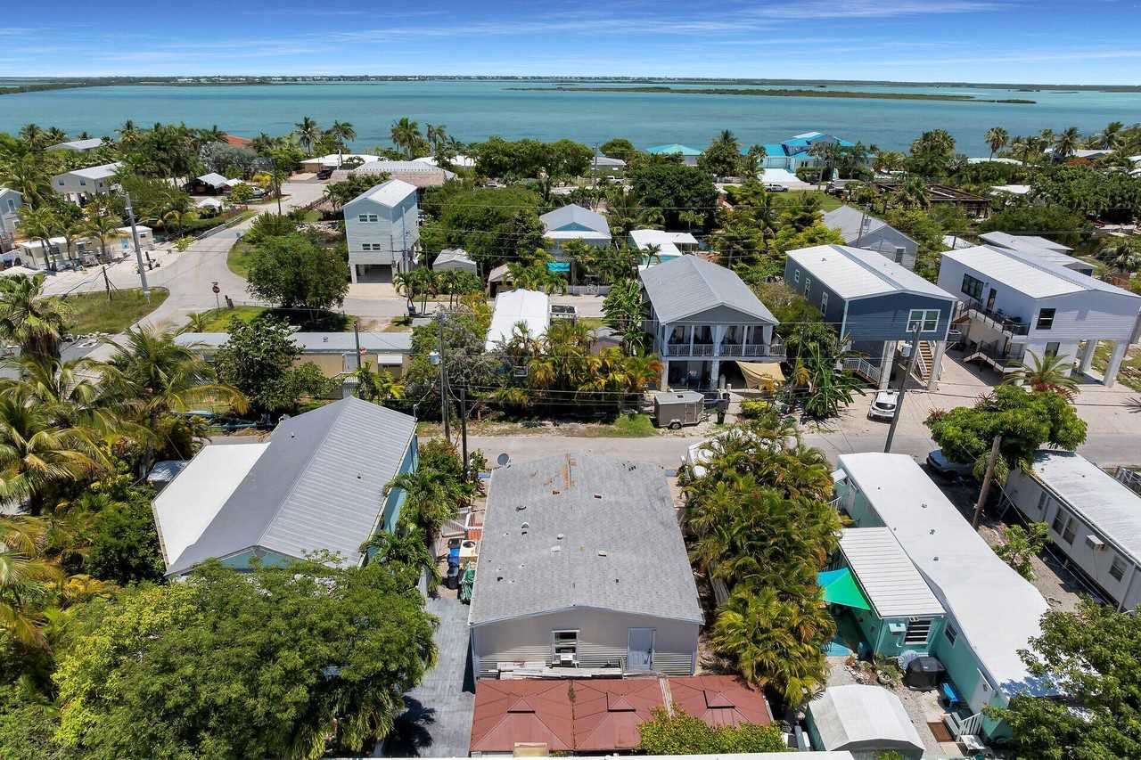 4 Coral Dr - Photo 5 of 39