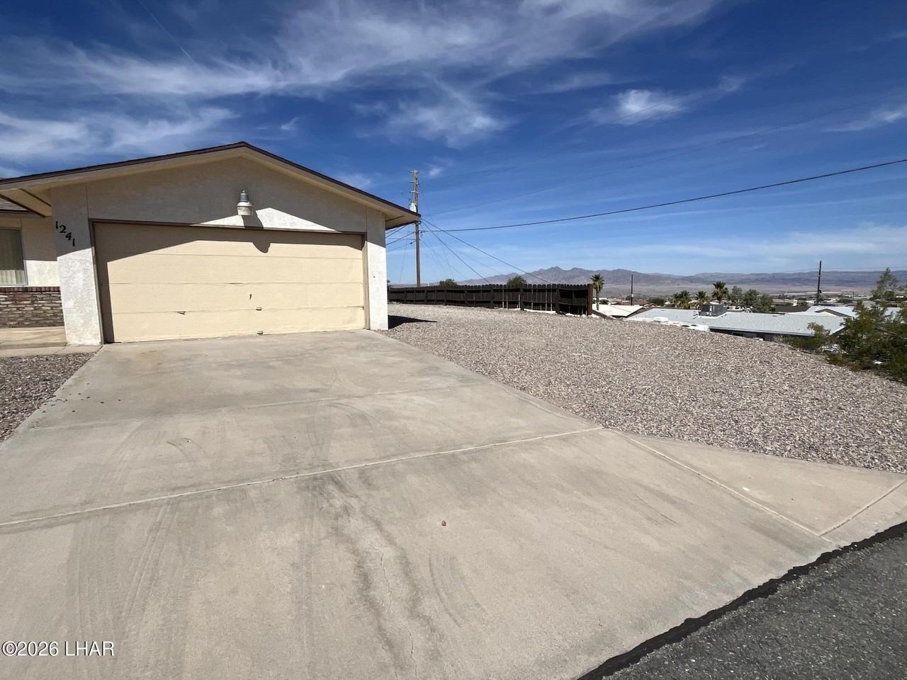 1241 Palmas Dr - Photo 2 of 22
