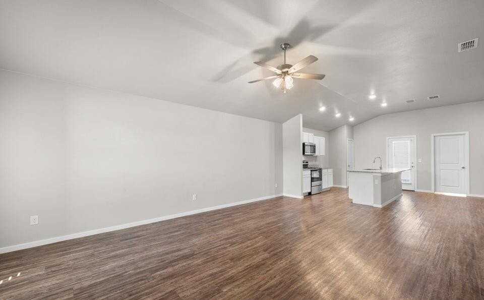 2031 Kenwood Ave - Photo 2 of 27