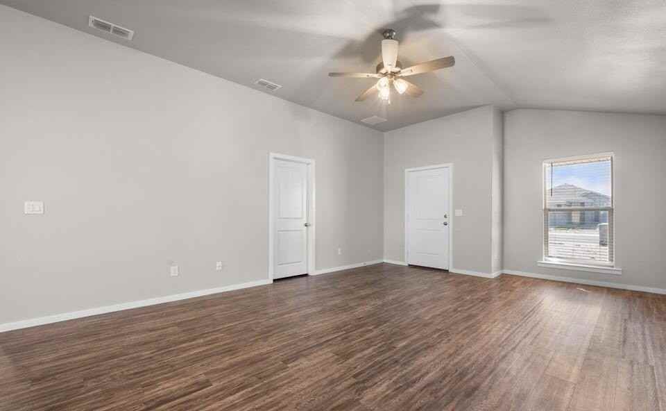 2031 Kenwood Ave - Photo 4 of 27