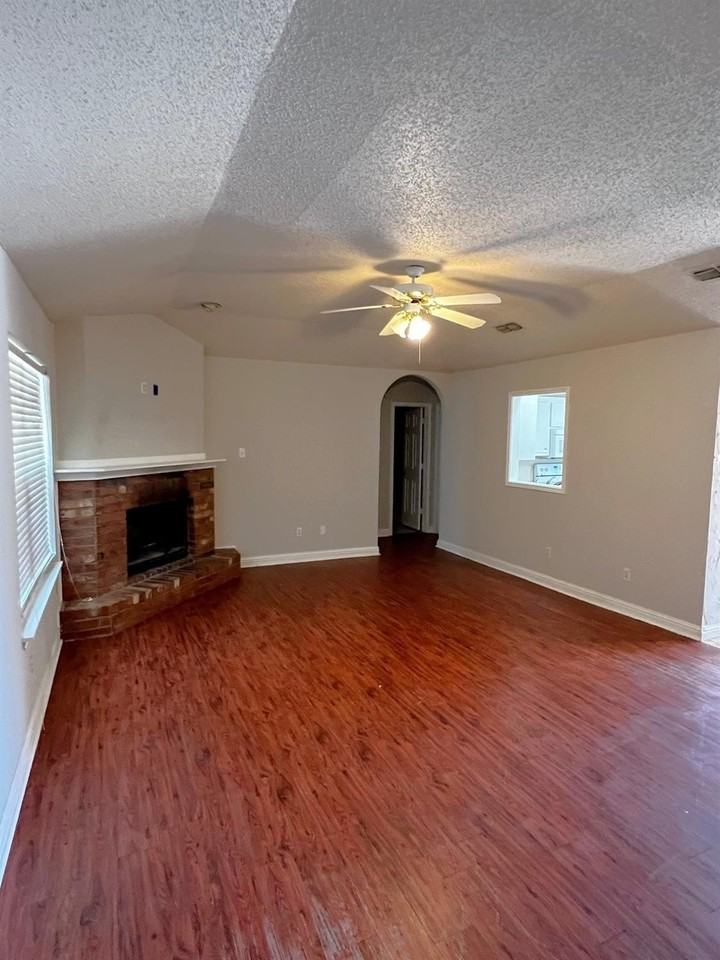 6114 7th St - Photo 6 of 16